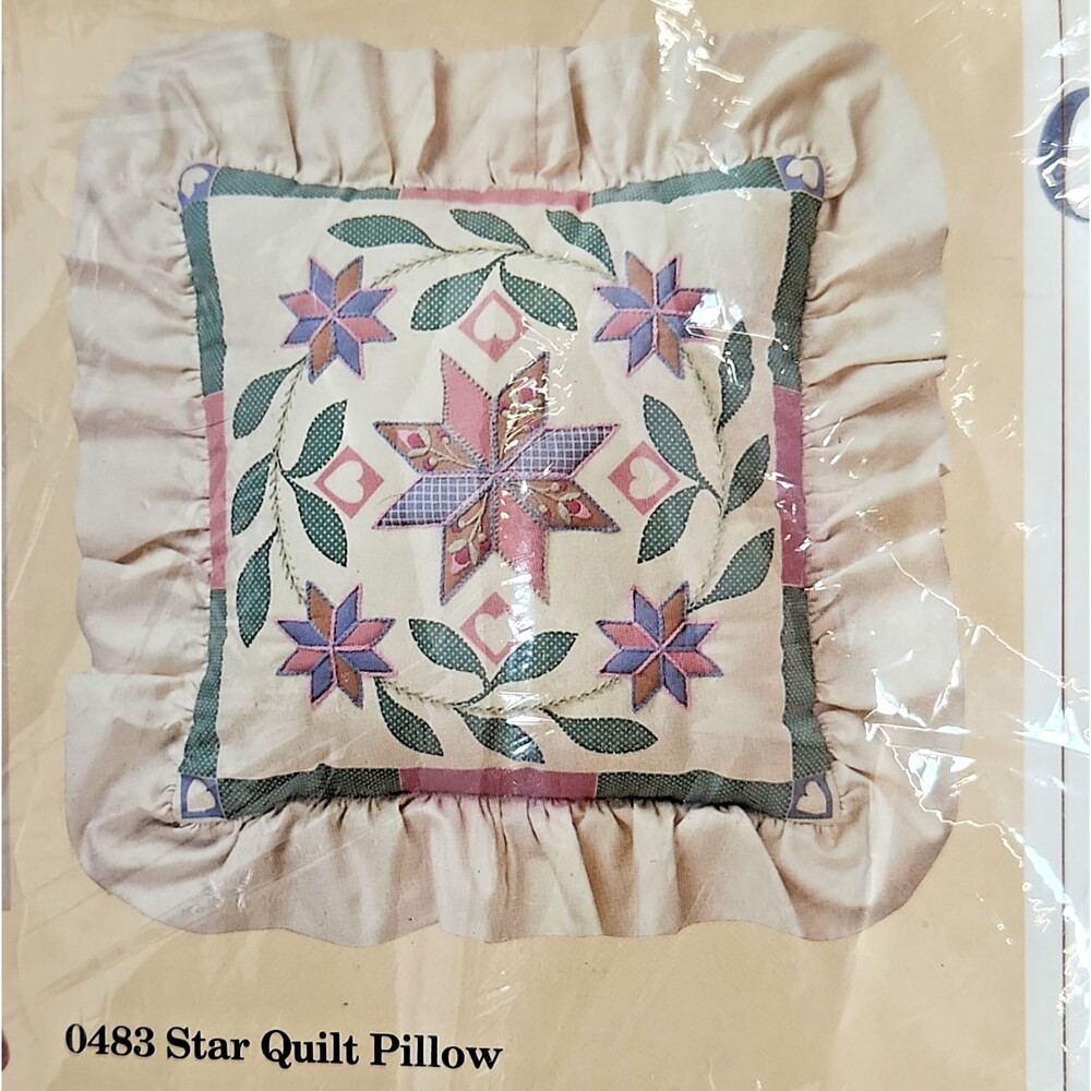 VTG Creative Circle 14" Pillow Kit Star Quilt Sewing Embroidery Cottage Pink NIP